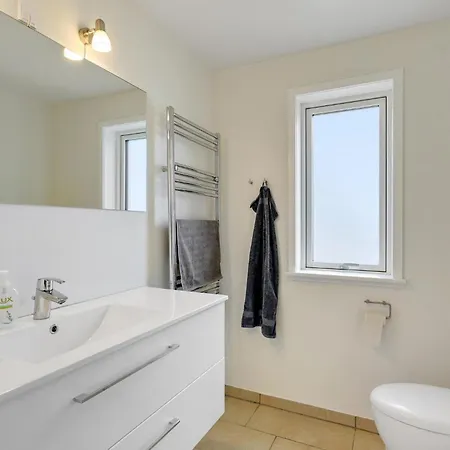 בית נופש Nice In With Kitchen